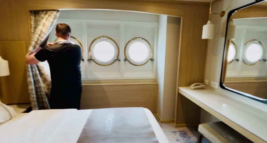Starbreeze Porthole 1